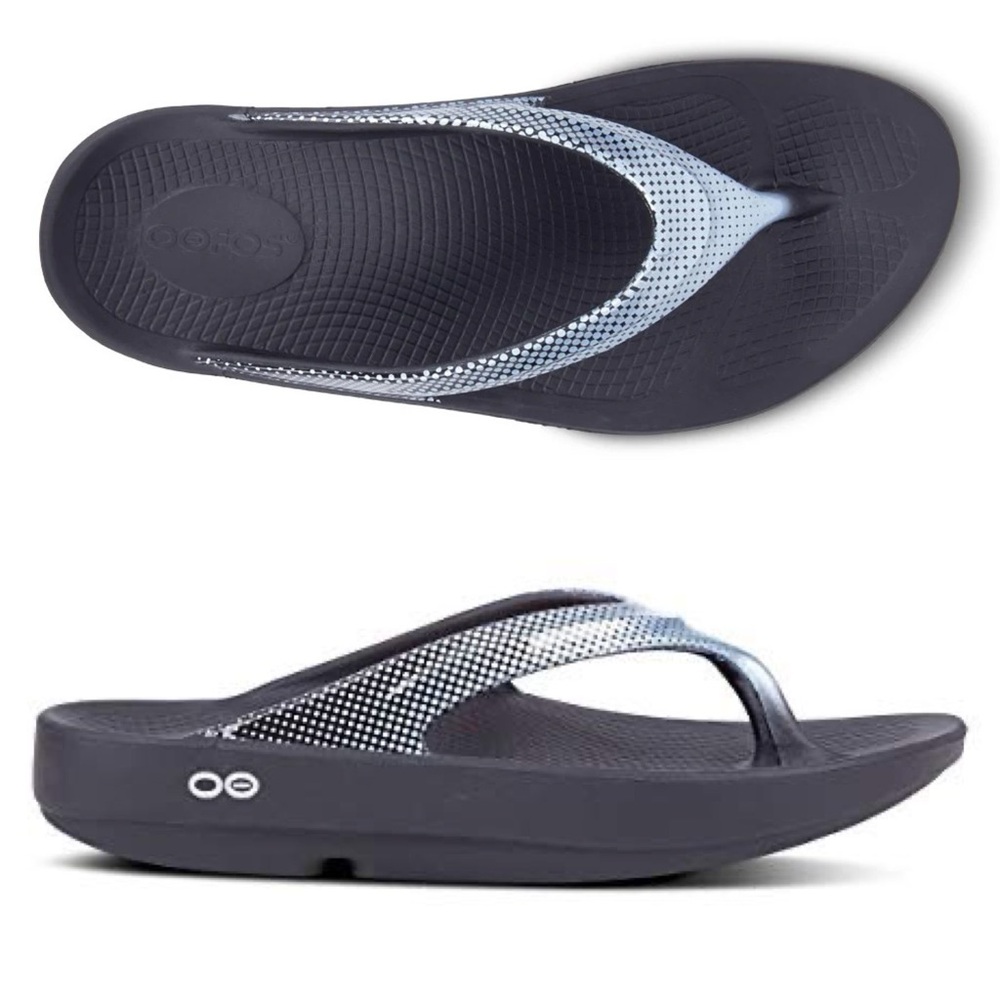 ⭐️⚡️OOFOS EUC Women's Black and White Sandals